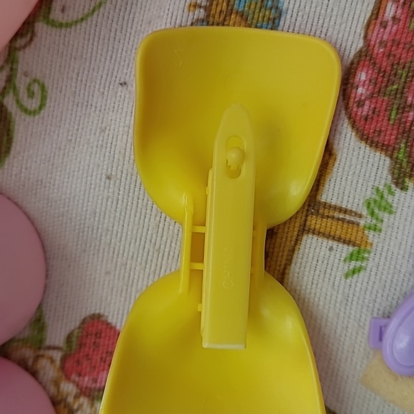 Vintage Barbie Mattel Caboodles Style Compact Rare - Picture 9 of 9